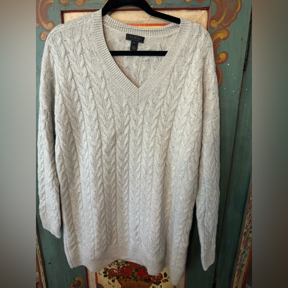 Like new Saks Fifth Avenue cashmere tunic sweater